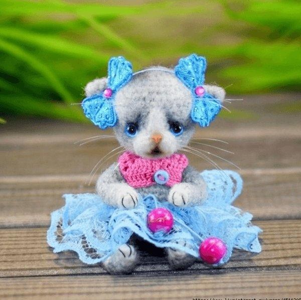 Маленький вязаный котенок крючком